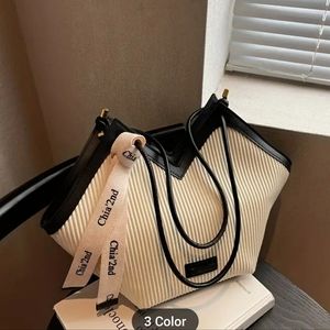 Women's Heart Shape Shoulder Bag Off White PU Leather NWT